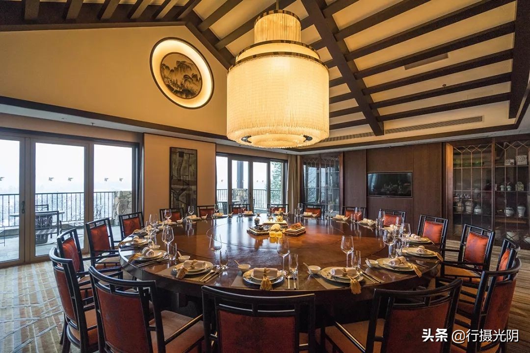 安吉民宿下雪的视频,安吉城堡酒店