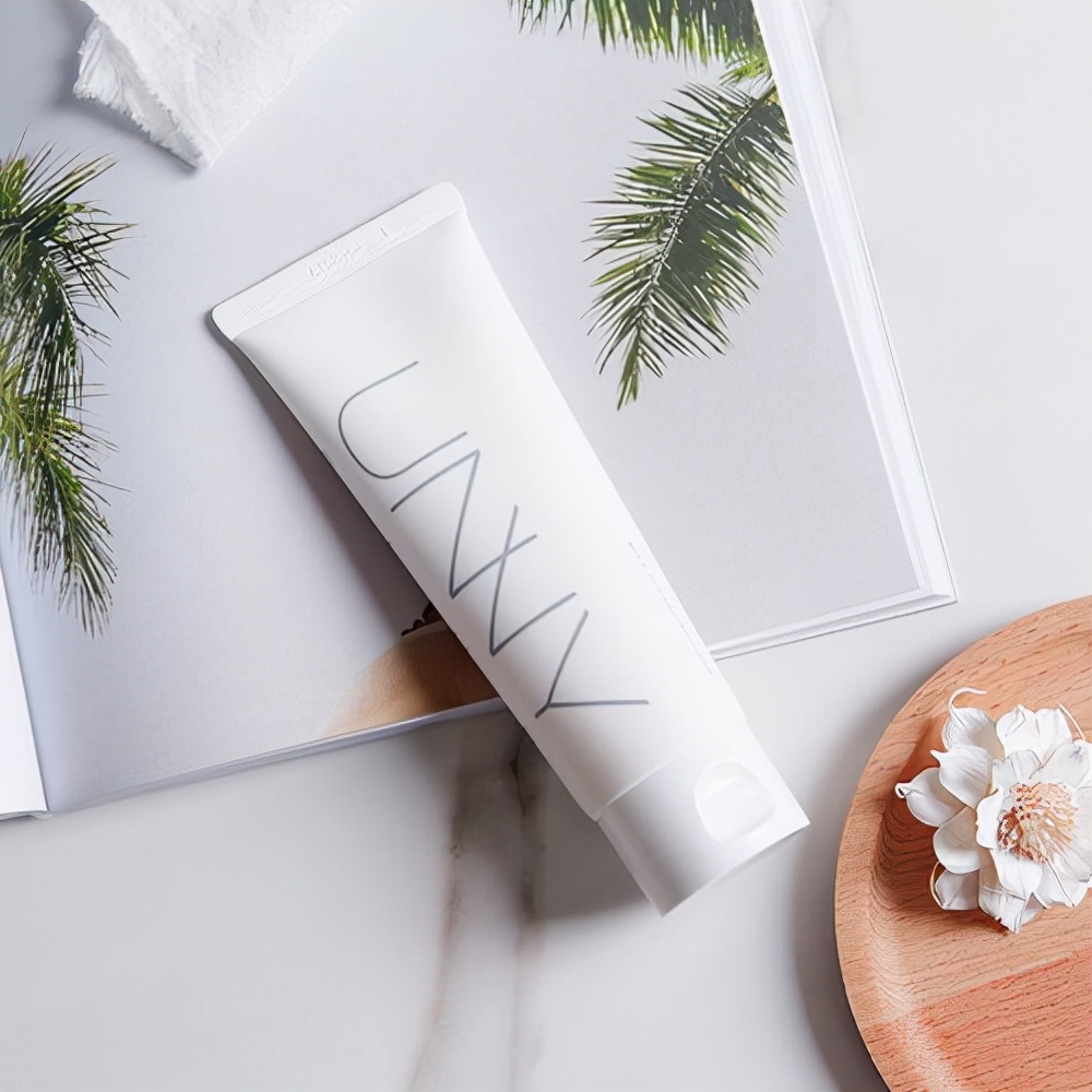 哪一款洗面奶保湿效果好,什么样的洗面奶保湿效果好