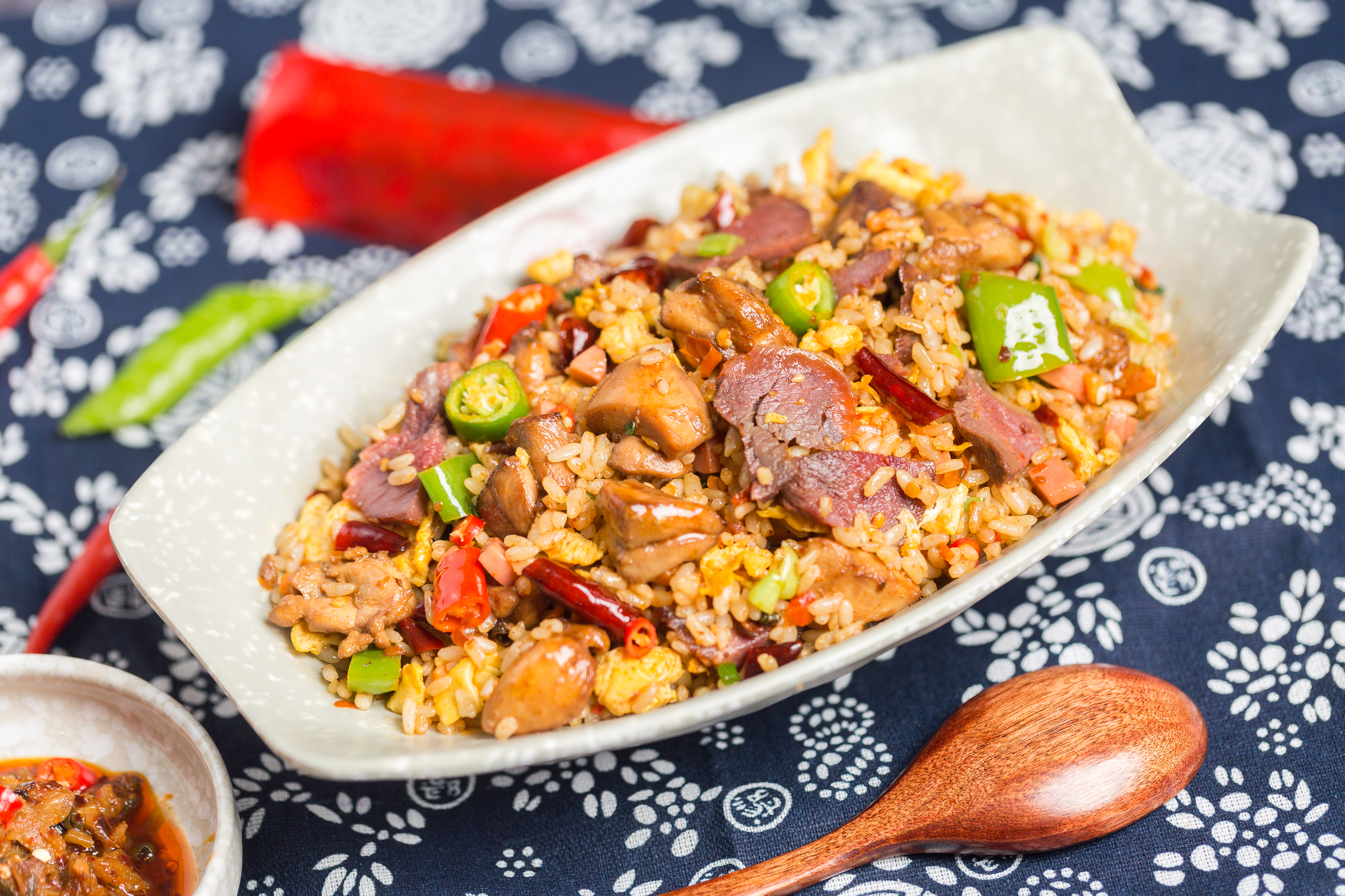 如何在高校食堂开档口,怎么提高学校食堂档口生意