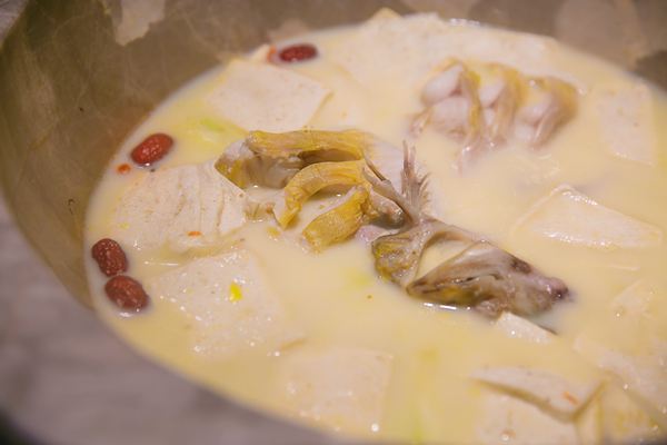 重庆市云南蒸汽石锅鱼,滇君鱼味云南蒸汽石锅鱼