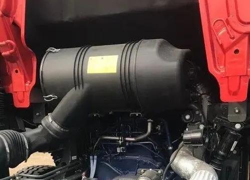 18款解放jh6500马力牵引车怎么样,解放j7对比欧曼est汕德卡旗舰高栏