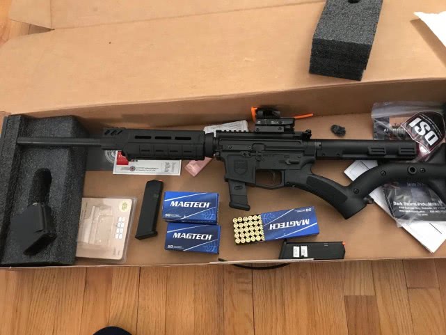 疫情期间美国华人囤枪,美国疫情囤枪真实情况