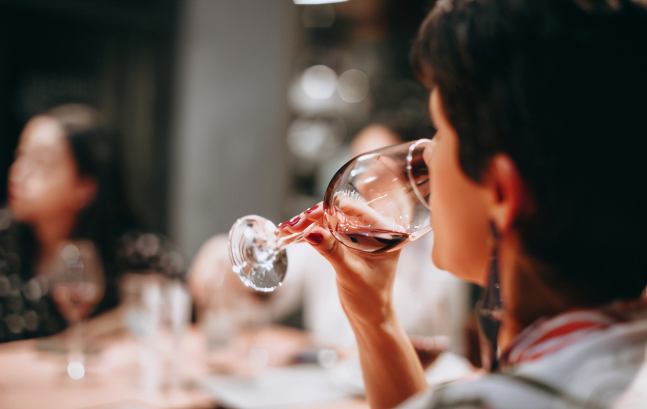 被领导恶意灌酒，聪明人会回应这三句客套话，不会得罪人