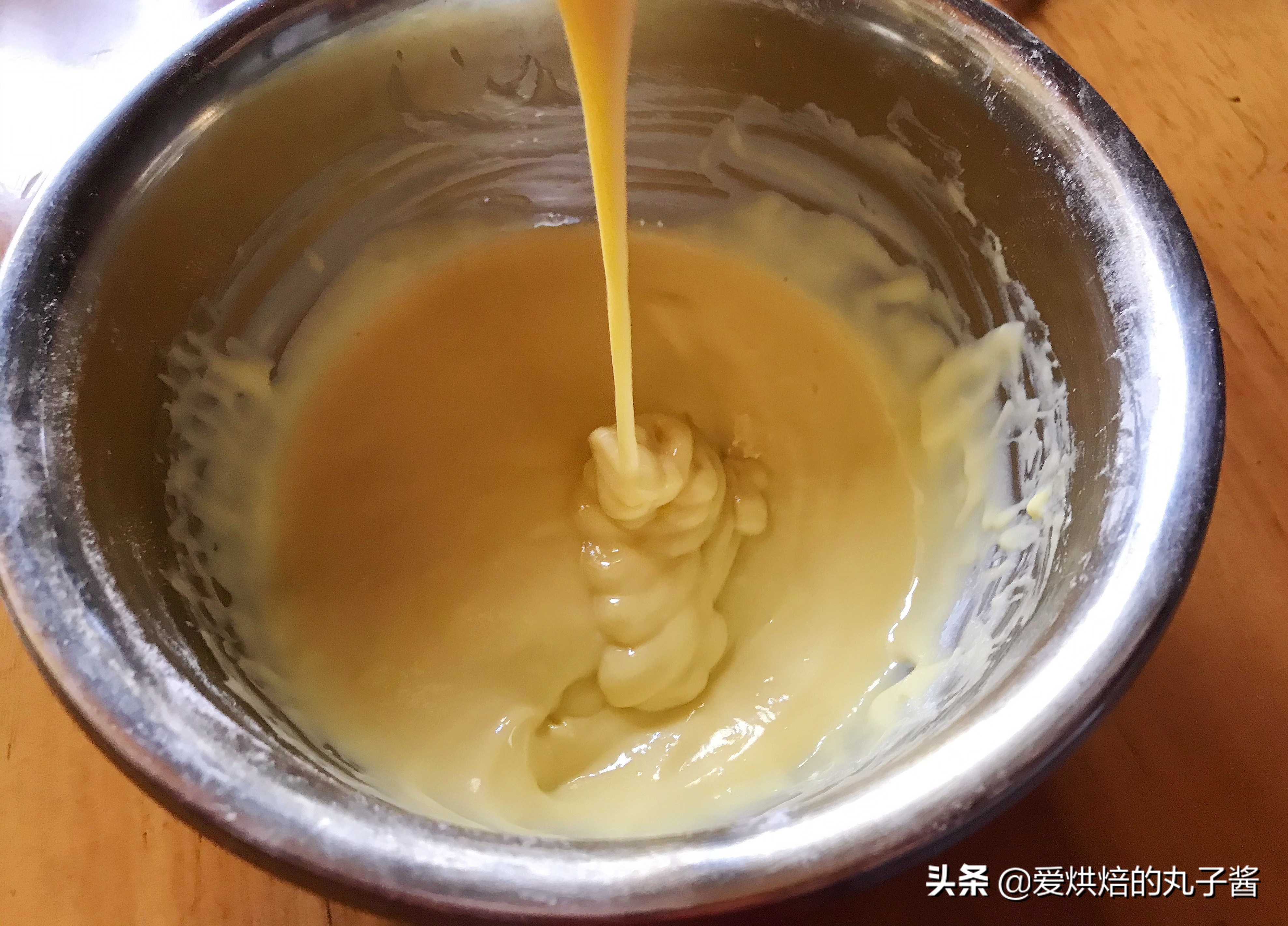 蛋清打出来很稀怎么办,怎么判断蛋糕蛋白是否打发好