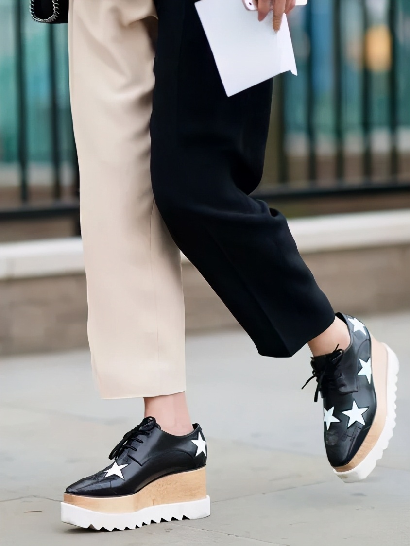 休闲潮流小白鞋皮鞋搭配,秋季牛皮小白鞋舒服百搭又洋气