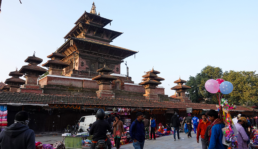 尼泊尔十堰,尼泊尔为什么这么穷