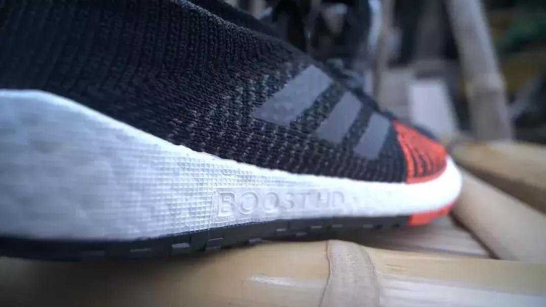 阿迪达斯boost没有踩屎感怎么回事,boost阿迪达斯增高多少