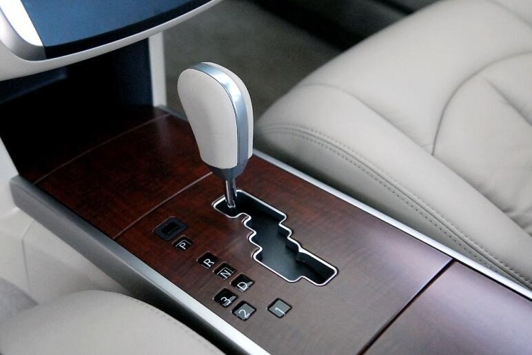 战友家里的老天籁卖我2万多，这个价格亏吗？