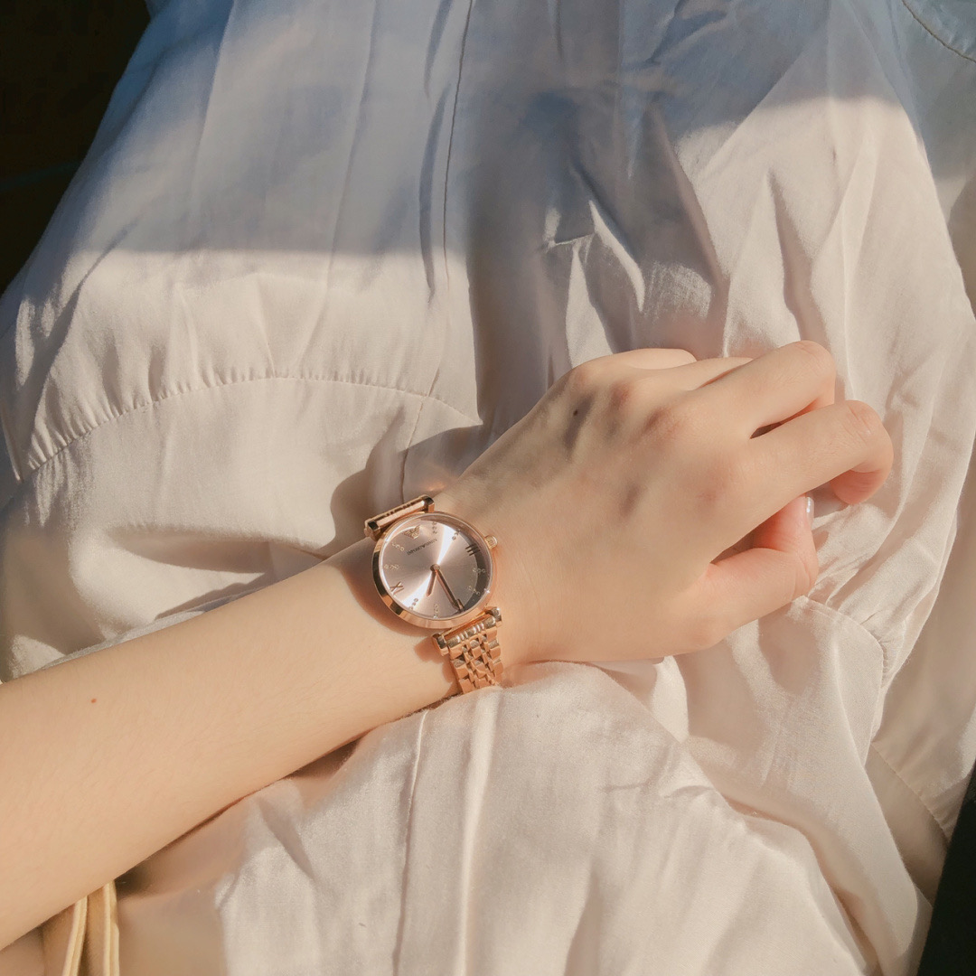 预算一万买哪些奢侈品,阿玛尼女表性价比高排行