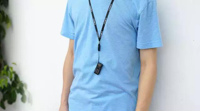 带有通话变声功能的手机,最小最薄的手机只能打电话