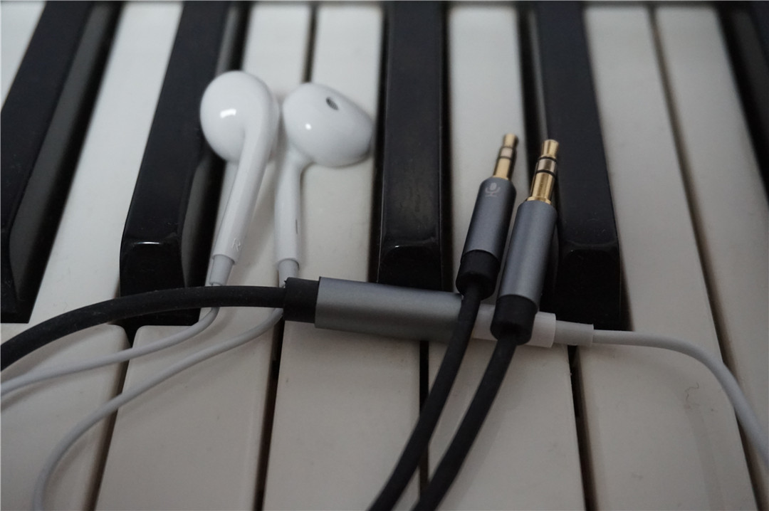 华为手机耳机与小米手机耳机,小米手机耳机和华为耳机