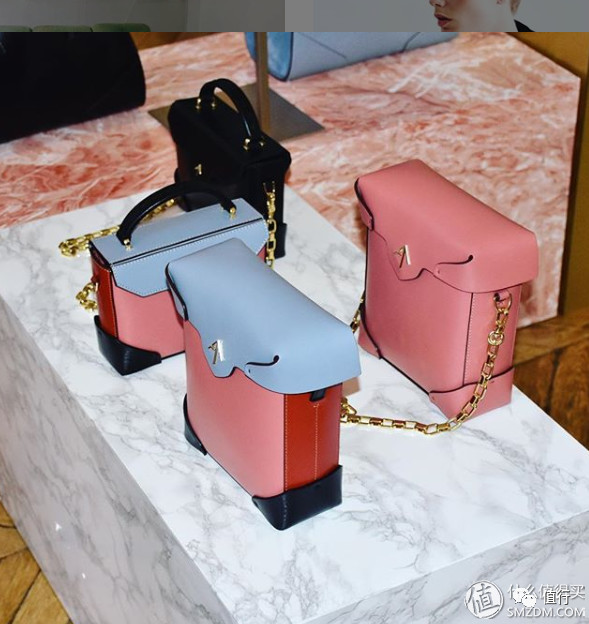 可以用支付宝的海淘网站,不撞包名牌包包