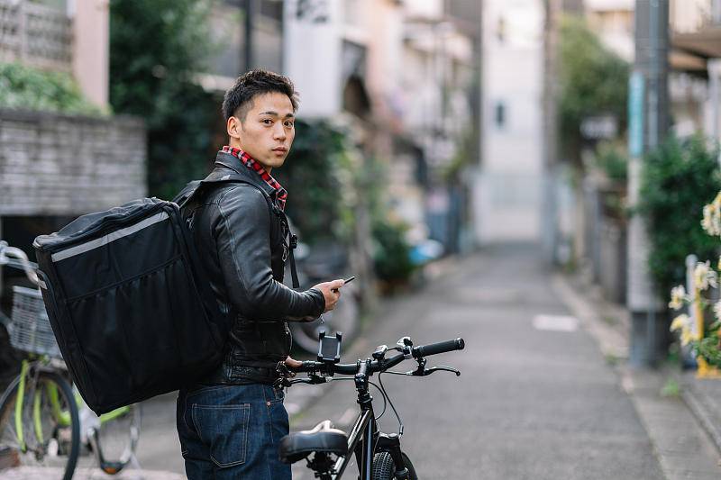 在东京送外卖月入多少,日本步行送外卖