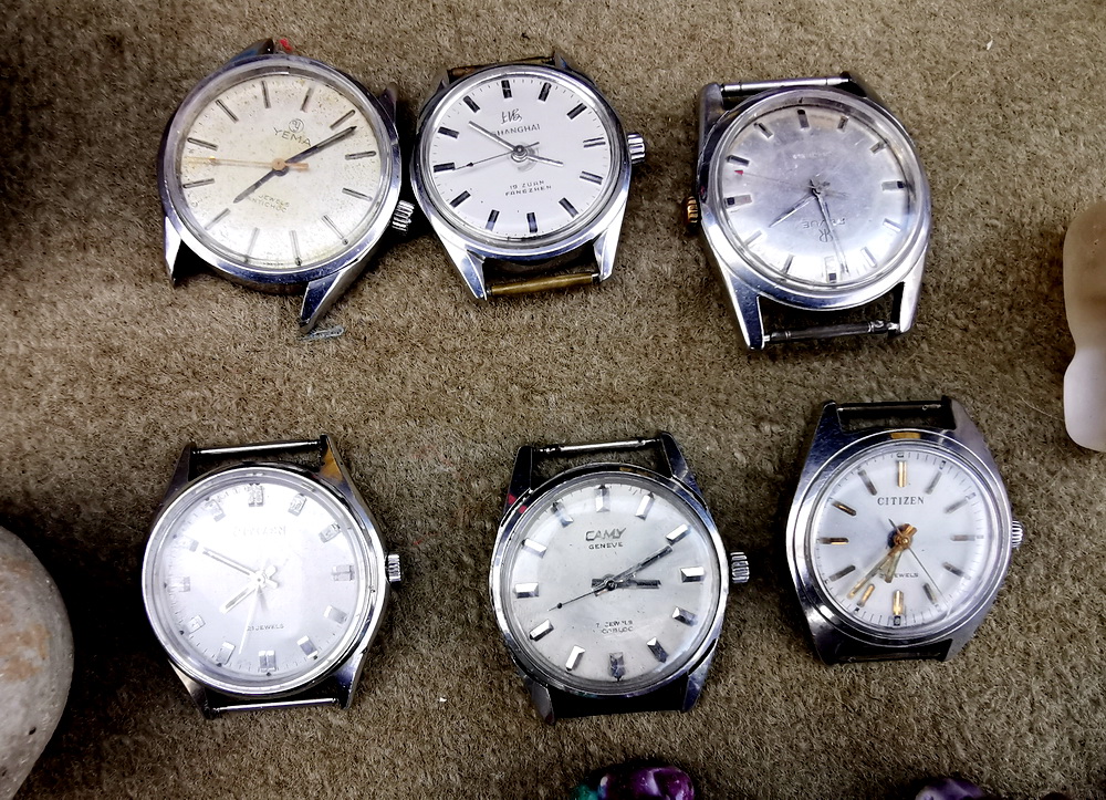 古玩市场古董表,逛古玩地摊淘到旧书