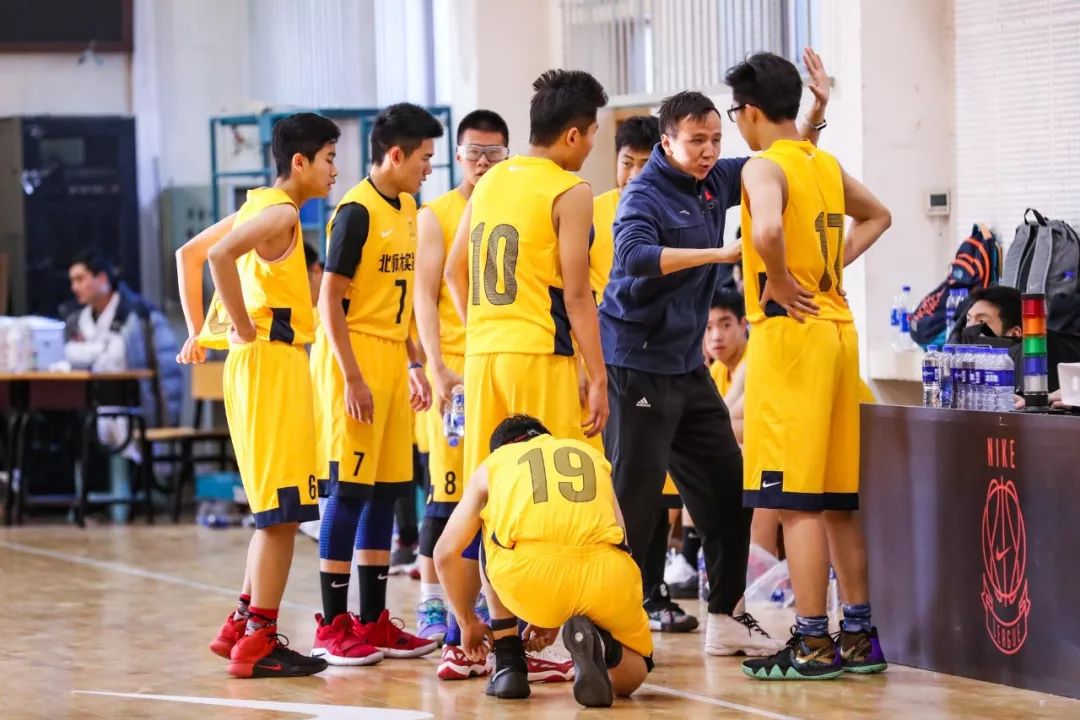 十六强激烈幸存不易新八强更强明日开战丨2018-19耐克高中联赛