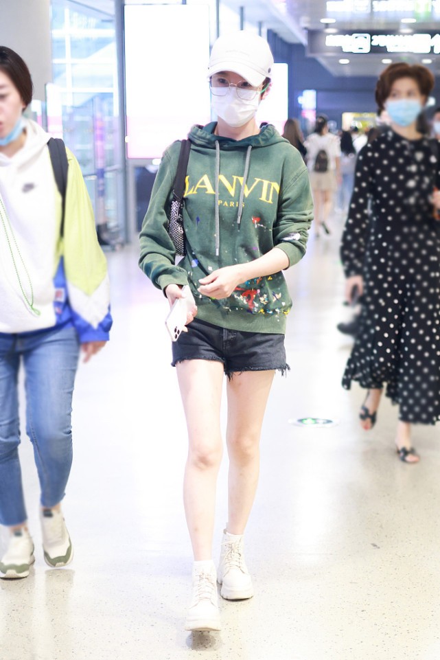 吴京看不上谢楠,吴京谢楠最新发型