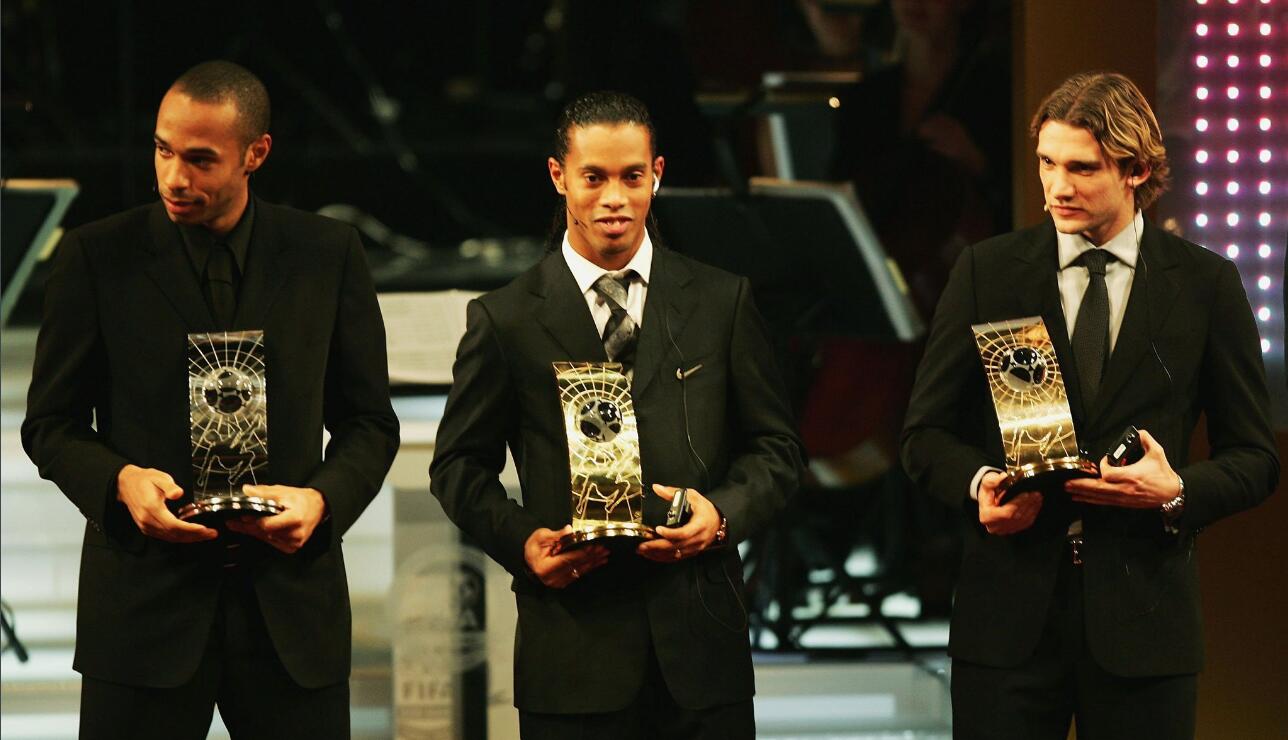 前世界足球先生小罗成为一代“囚”王