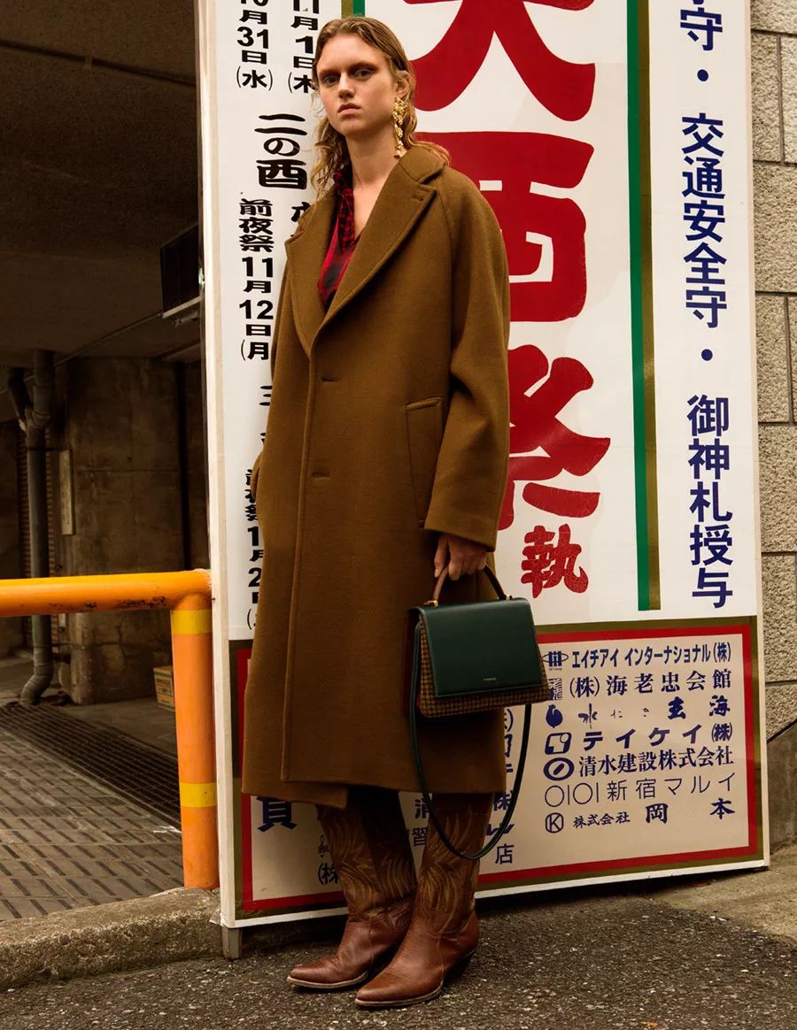 闊╁墽濂宠绌挎惌鍝佺墝,闊╁墽濂充富绌挎惌鍝佺墝