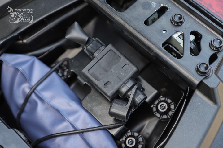 本田cbx1000摩托车试驾,试驾本田CB1000R