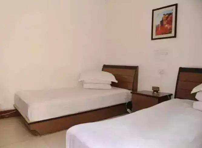 华山山顶住宿的地方,华山山上住宿推荐