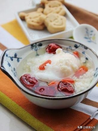 生活节奏加快的食物,刘燕酿制燕窝沙棘胶原蛋白肽饮品