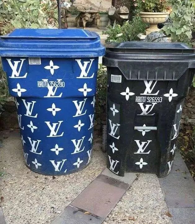 辣眼睛雷人服装,辣眼睛的红衣服