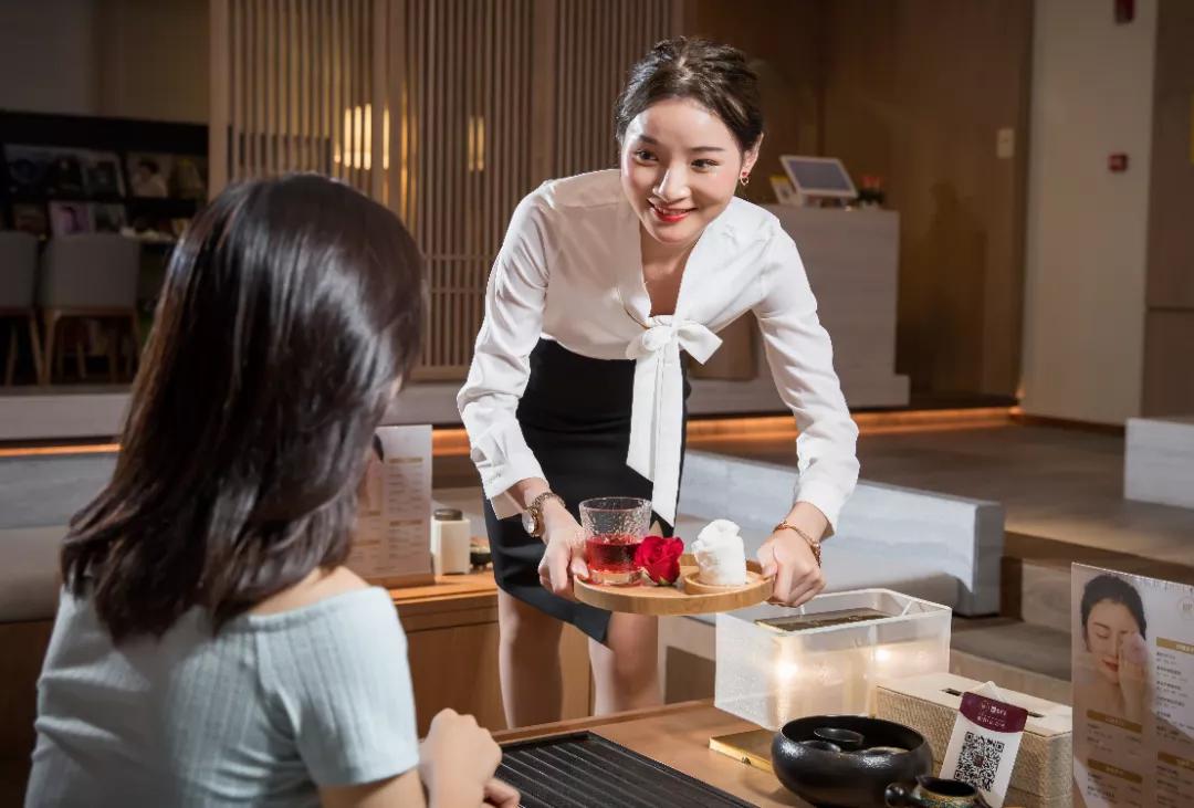 英式服务管家,英式管家高净值人群