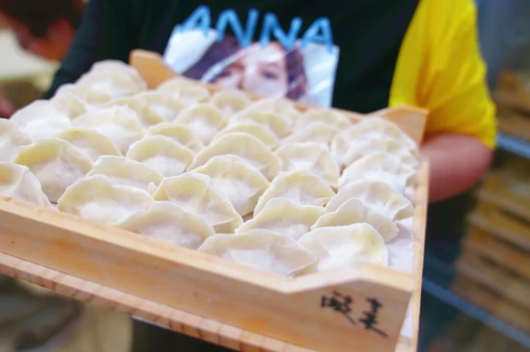 无夜市不夏天!西园里菜场竟然是个“深夜大食堂”?