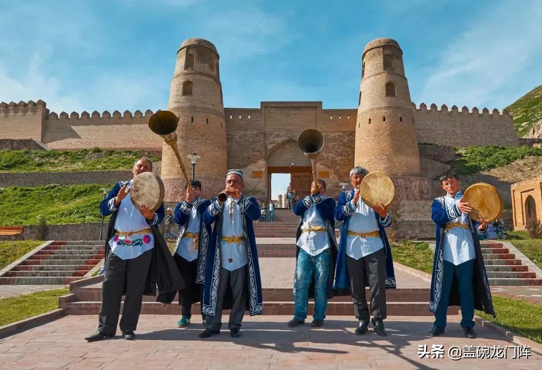 *疆新**往西，这片神奇的处女地，去一次相当环游大半个世界！