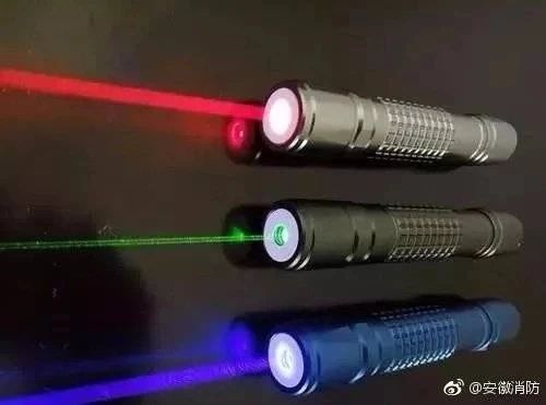 家中这些“杀手”一定要注意!2岁男孩腿上出现一凹陷的大洞