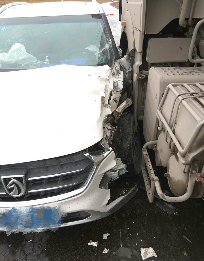 宝骏510出事故,宝骏510路上碰撞