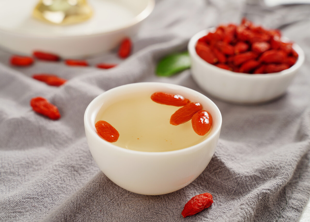 冬天清润降秋燥的茶,秋燥季节喝什么茶好呢图片