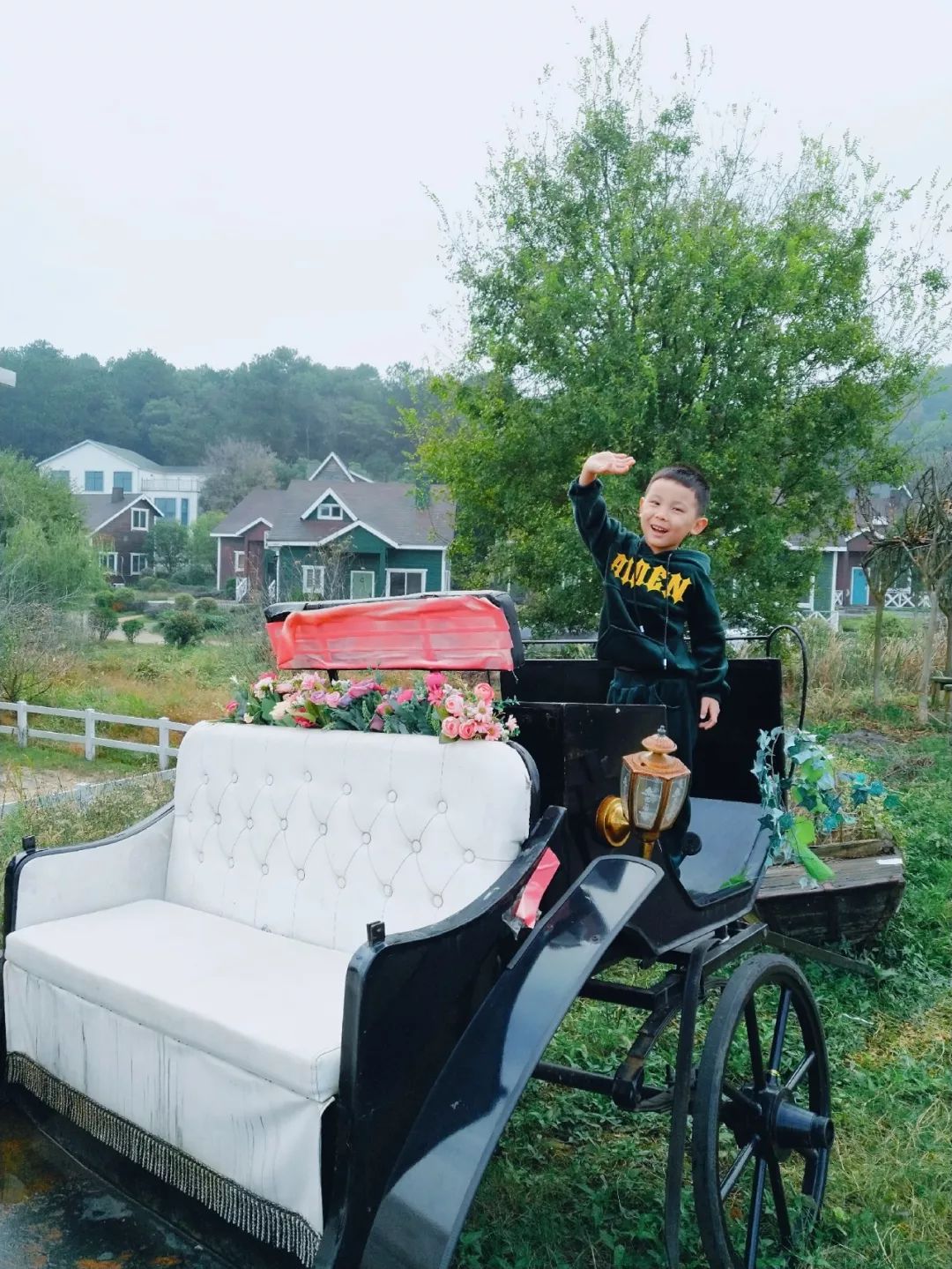 姝︽眽鑻变鸡灏忓眿,姝︽眽鏈夊効绔ヨ鏂界殑鎴胯溅钀ュ湴