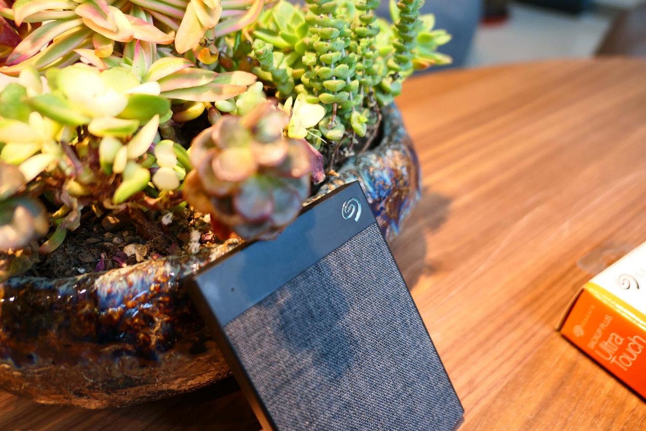 希捷锦系列2tb移动硬盘,希捷简系列移动硬盘评测