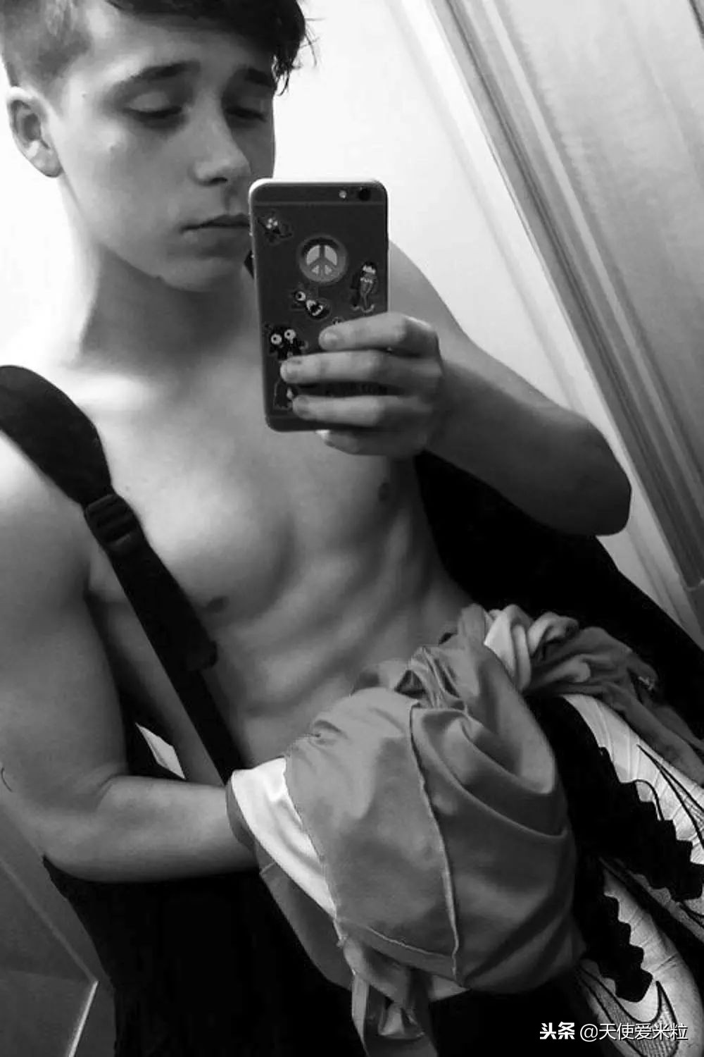 贝家大公子：干啥啥不灵，5年换10个女友