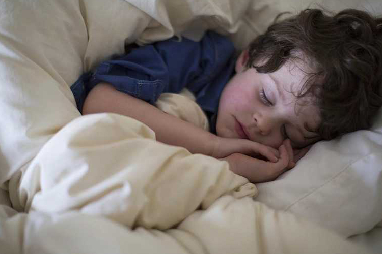 孩子失眠怎么办教你一招,小孩失眠怎么办八招改善睡眠质量