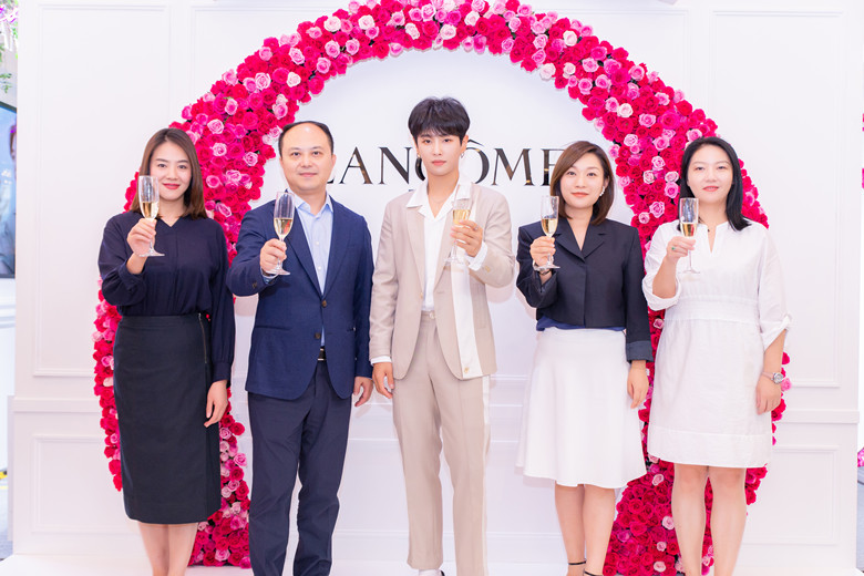 遇见你李汶翰路演武汉武商,lancome兰蔻全新菁纯雾面唇膏