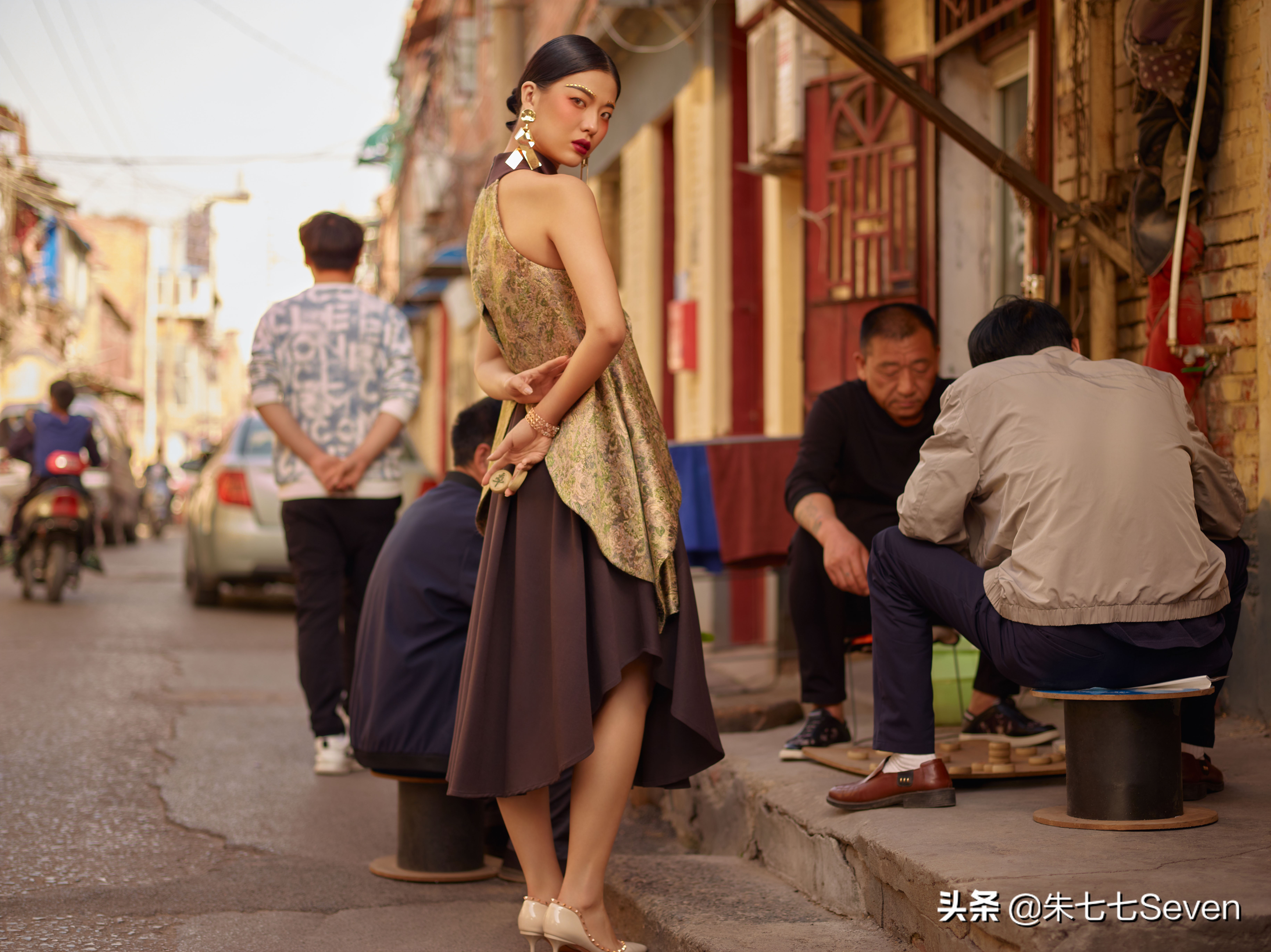 让光影在色彩里蔓延——专访人像摄影师潇光