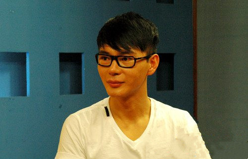 从“美少年”到“蜡像人”，他经历了什么，那场意外该怪谁呢？