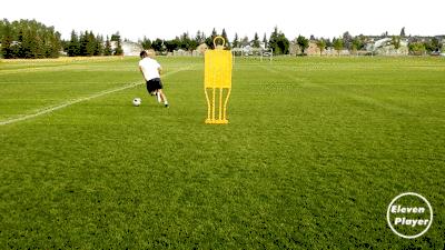 足球过人实用技巧小学生,100个足球过人技巧教学