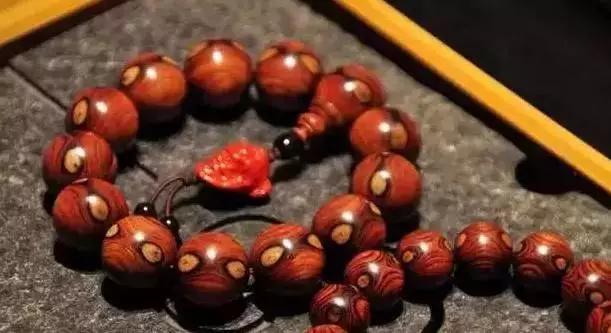 天价黄花梨手串,顶级海南黄花梨油梨老料手串价格