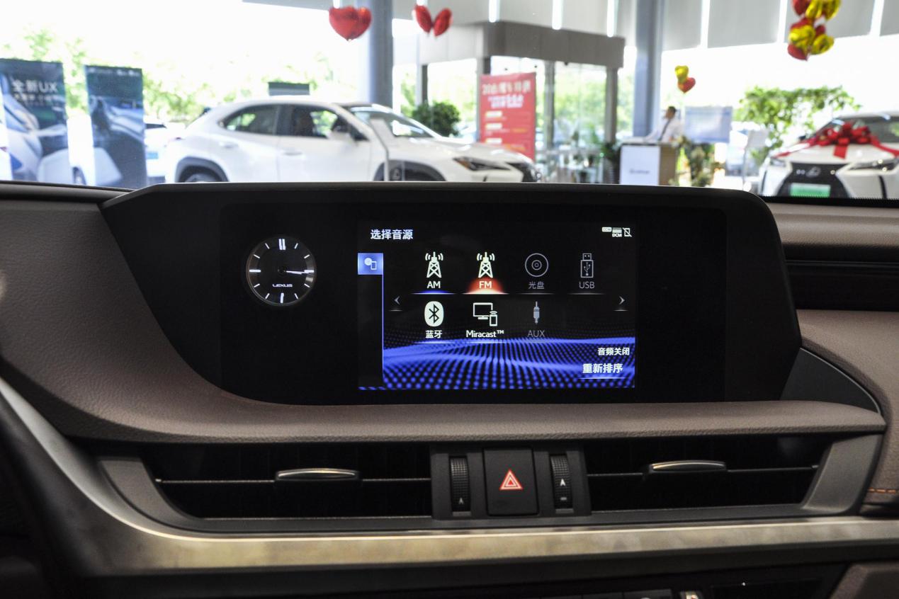 雷克萨斯es200和es260怎么选,凯美瑞2.5发动机和雷克萨斯es260