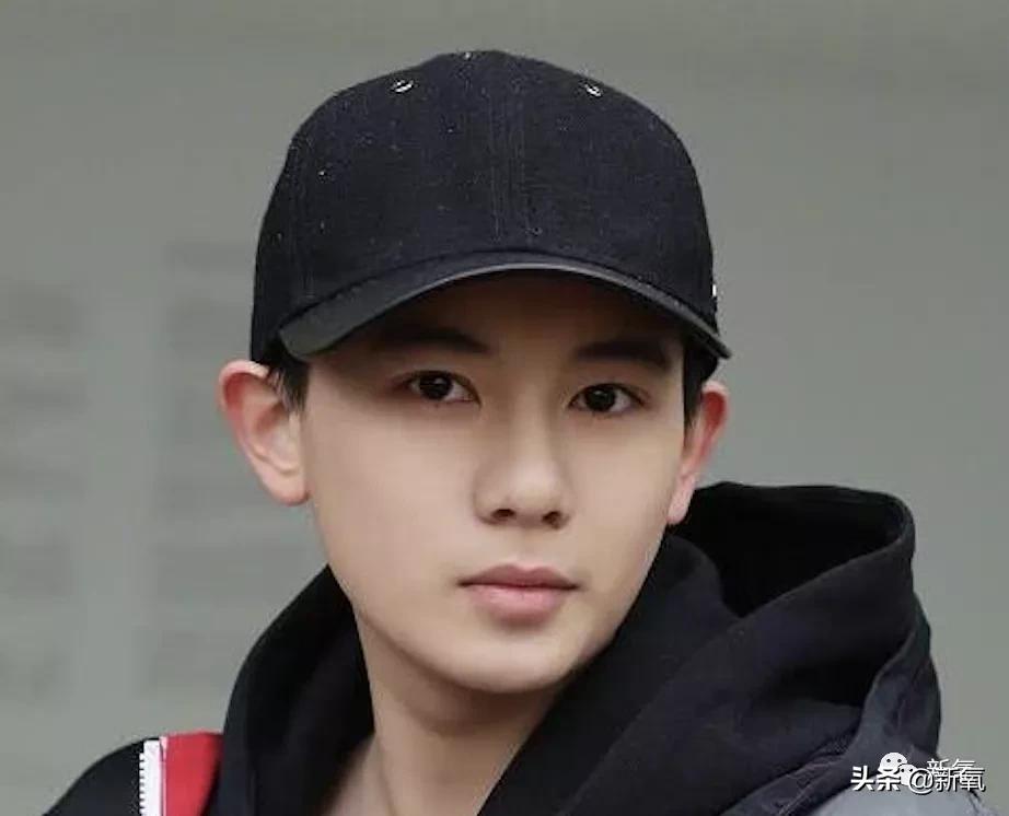 突然流行起了性转美?以后粉男明星都要拿出追女爱豆的热情了?