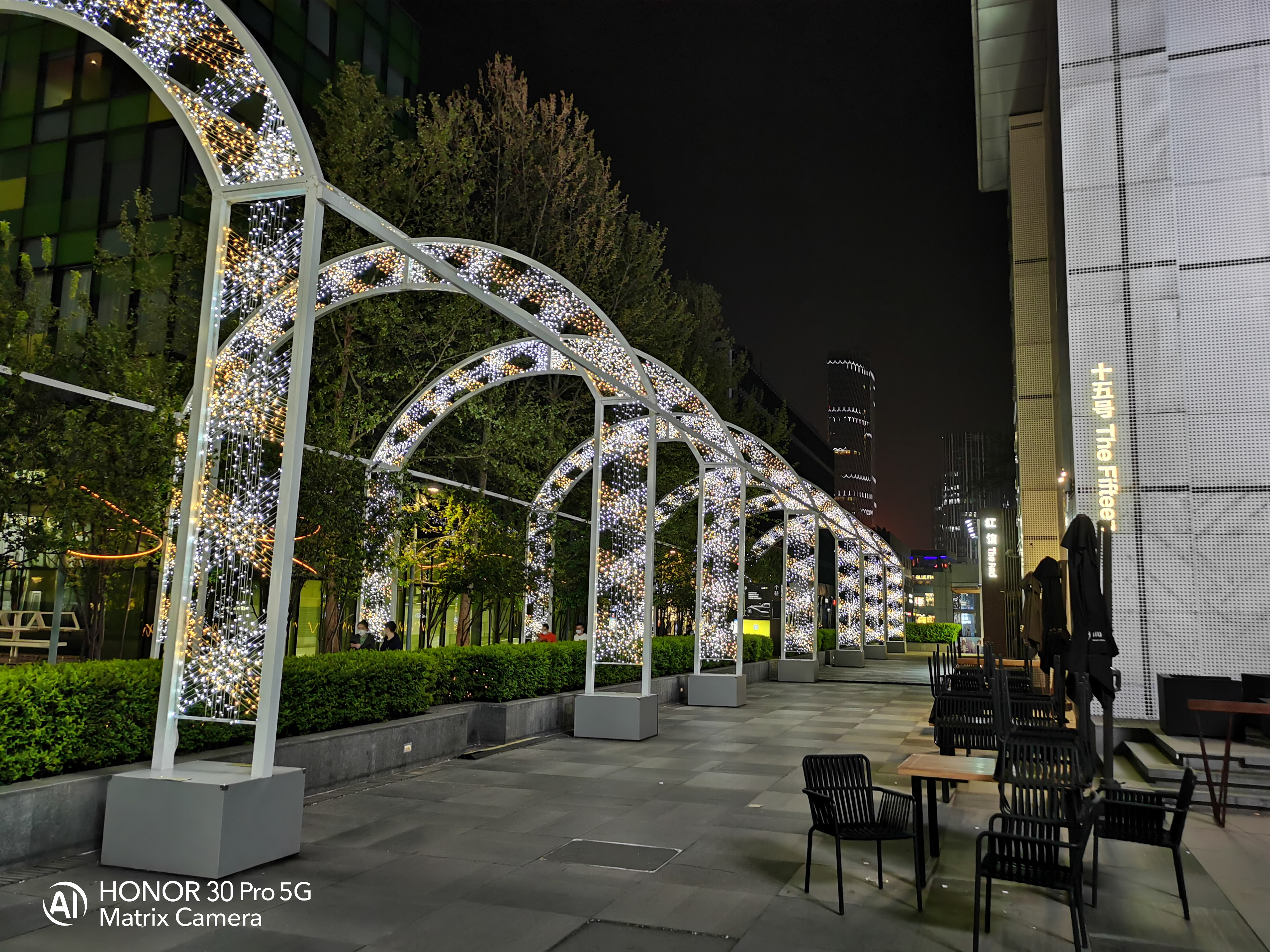 荣耀热门五款机型拍照对比：分别是Play4T/X10/30S/30/30Pro