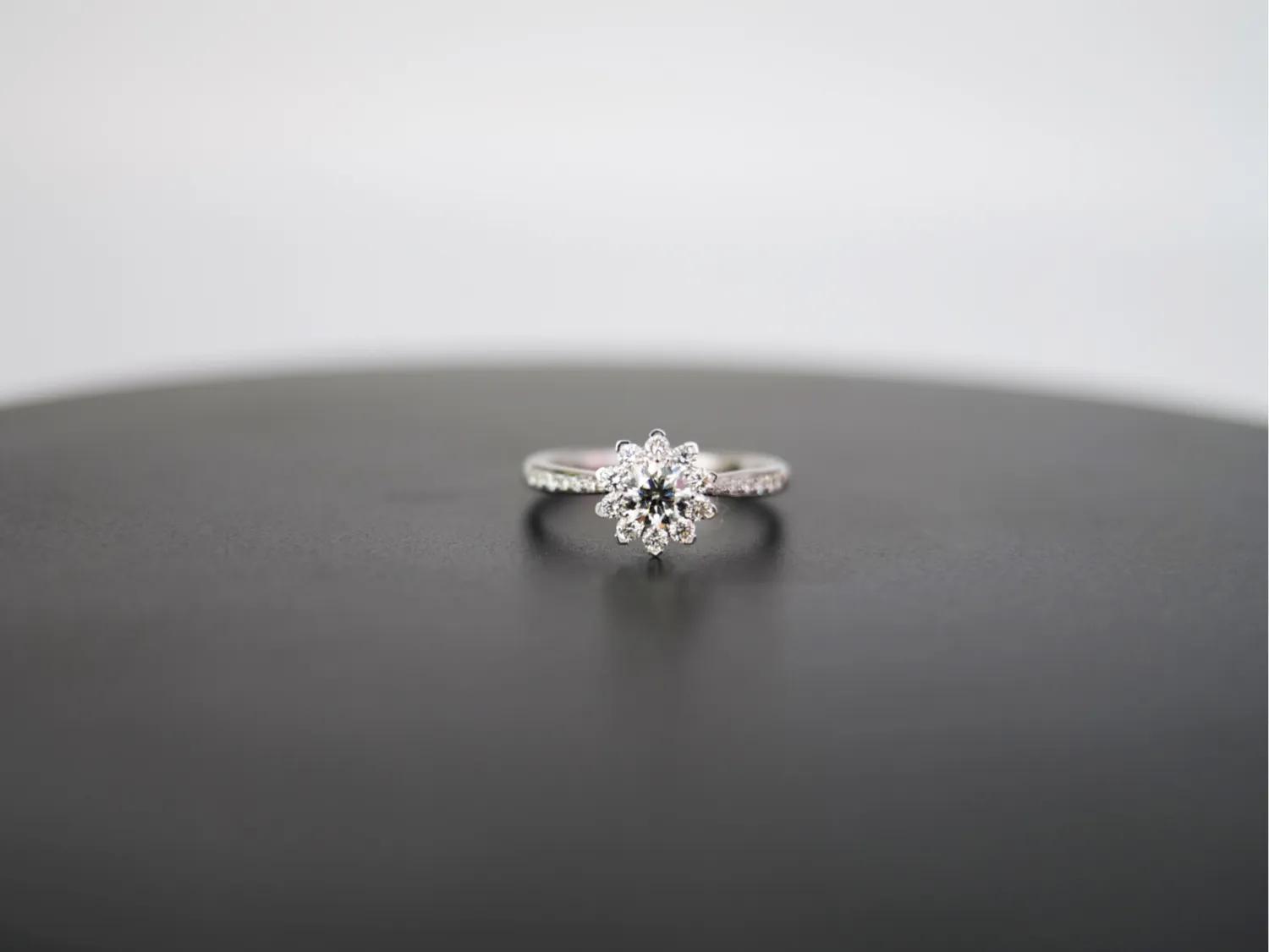 这样买钻石更省钱结婚必看,结婚钻石一般买什么级别