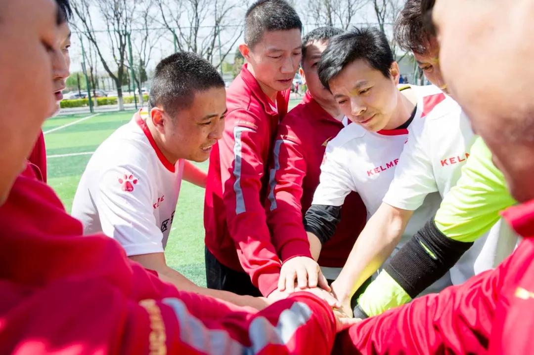 足球老将的故事简介,足球少年的故事