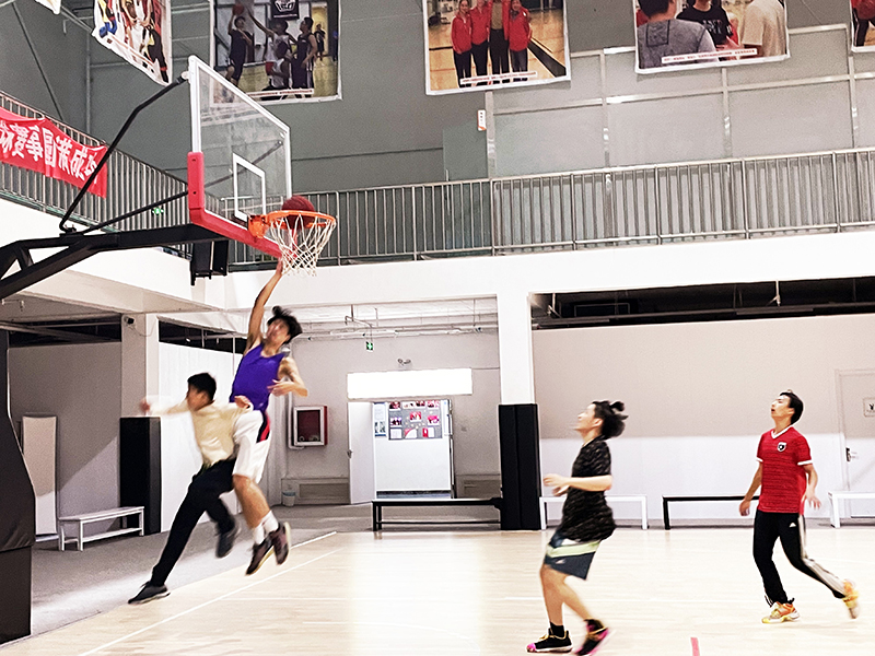 温暖有光的篮球队长——何睿君