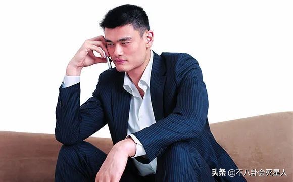 星二代遗传好基因:姚明11岁女儿身高1米8,曹颖的儿子长相帅气