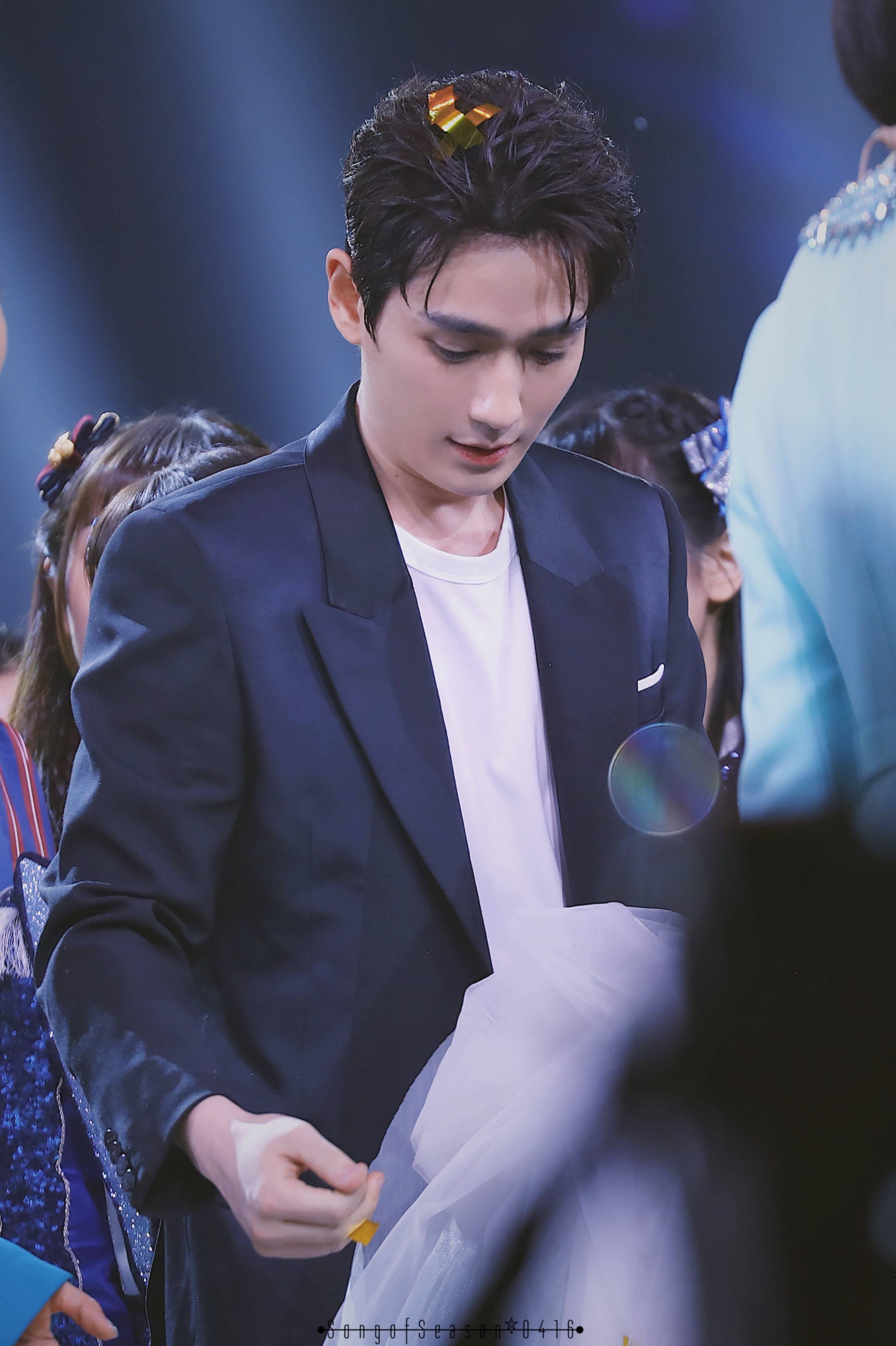 做梦梦到朱一龙,梦到与朱一龙相爱