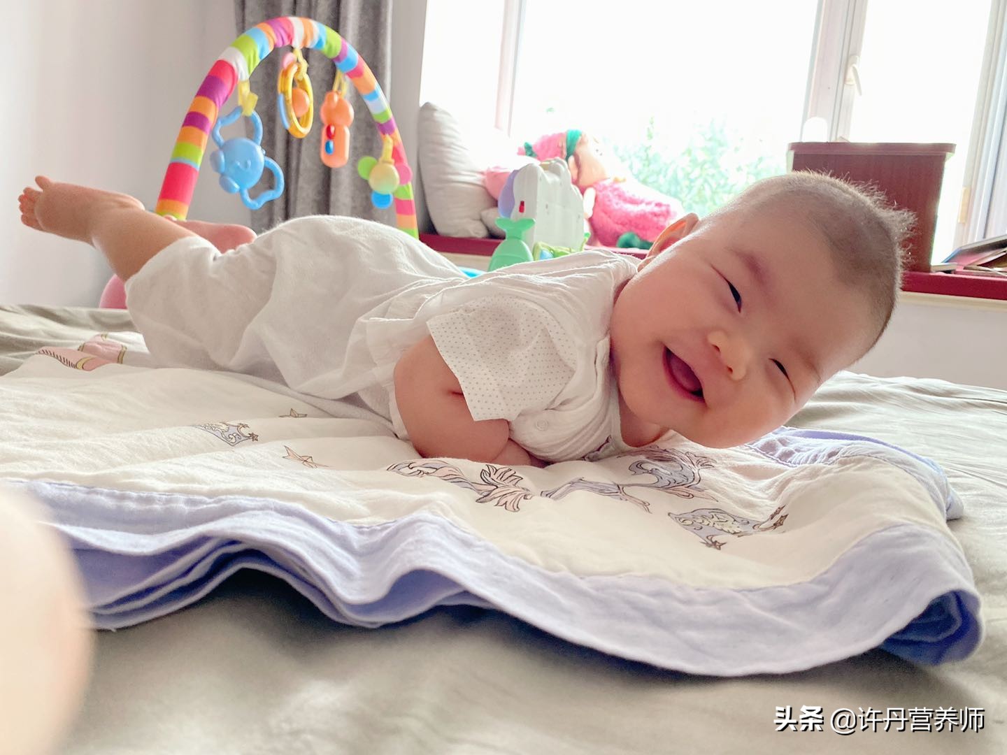 宝妈4个月奶量突然变少了,四个月宝妈怎么追奶